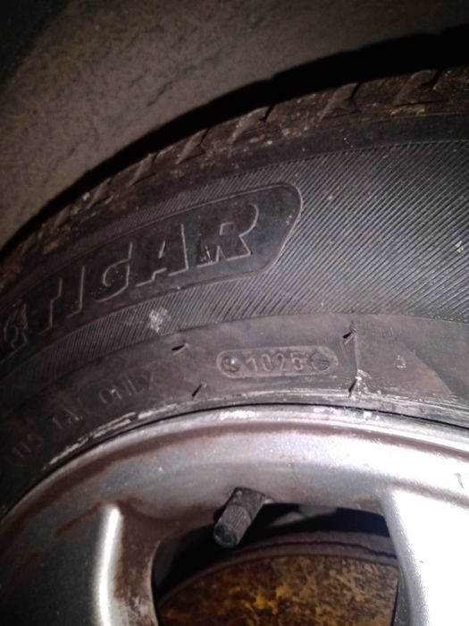 Гуми с лети джанти 195/65 R15