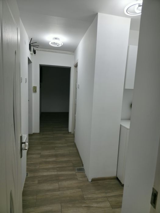 De vanzare apartament 2 camere, bloc Patria, parter – ideal pentru cabinet medical, stomatologic, birouri sau salon.