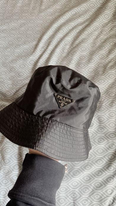Шапка идиотка Prada