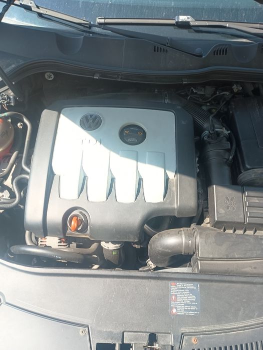 Vând passat b6..