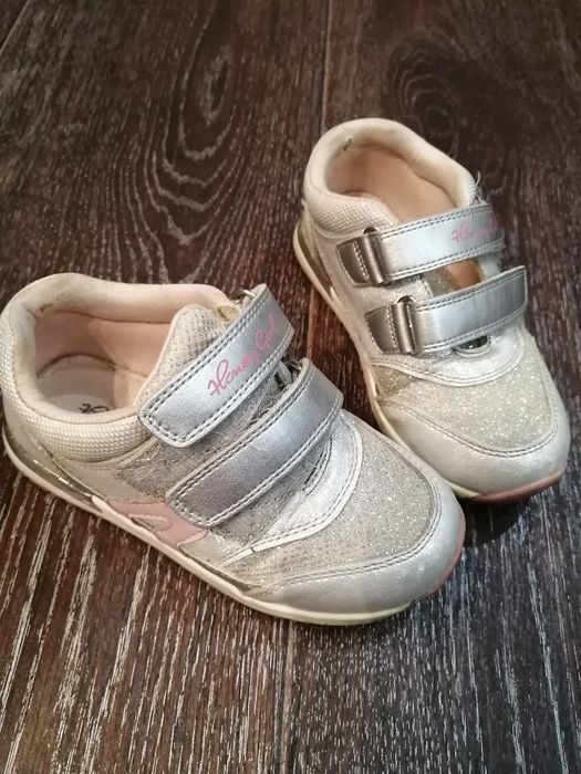 Продам обувь на девочку