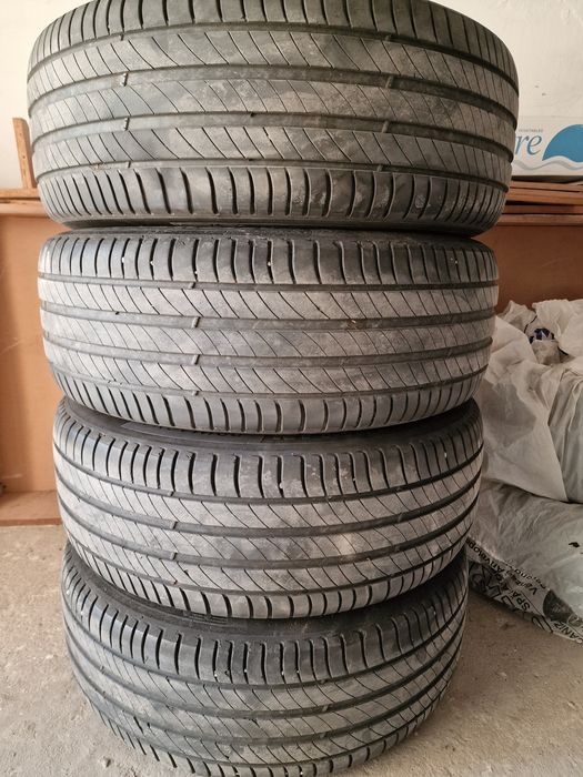 Vând 4 anvelope de vară  Michelin 235/55 R 18