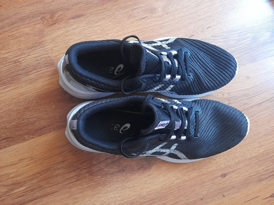 Asics Versablast дамски маратонки 38 номер.