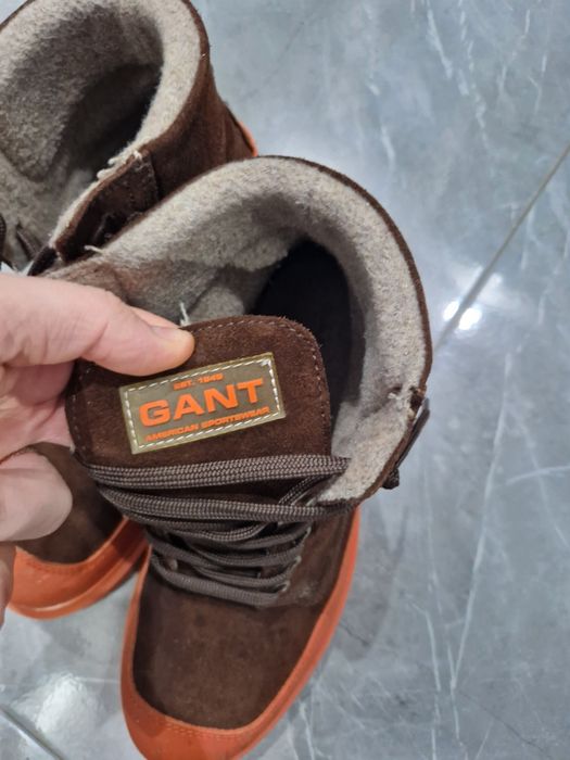 Încălțăminte second hand