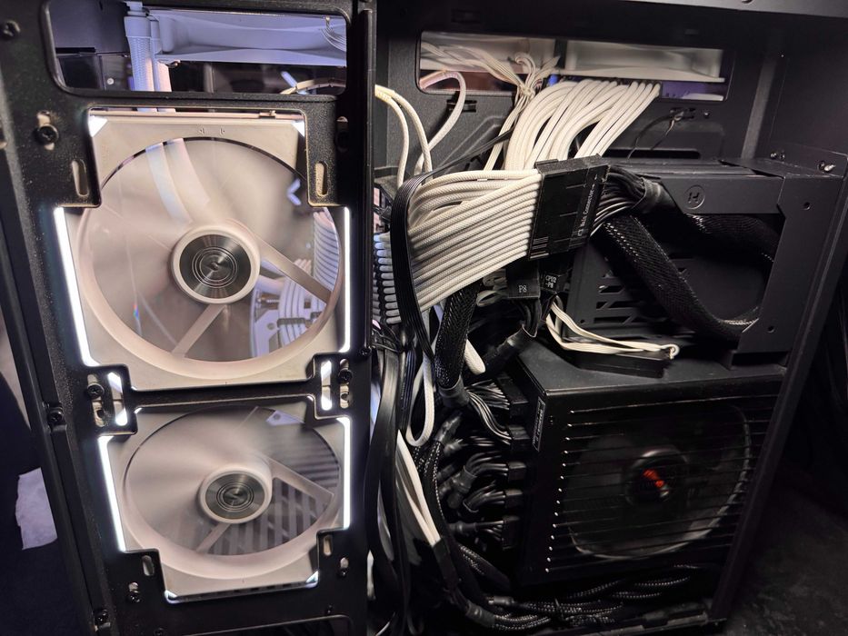 Настолен Компюрър | 4K геймърски PC i9-13900K | RX 7900 XTX 24GB | 64GB DDR5 | 3TB NVMe