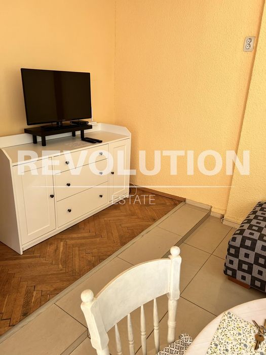 Дава се под наем Двустаен апартамент в Варна, Център - 38 кв.м за 400 € - Снимка #4