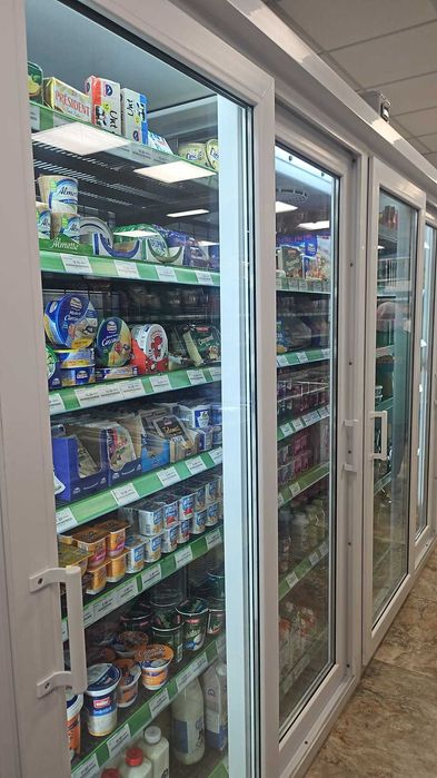 Vand lant vitrine frigorifice albe 9m cu agregatul scos afara