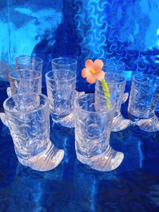 Продаю старинную вазу