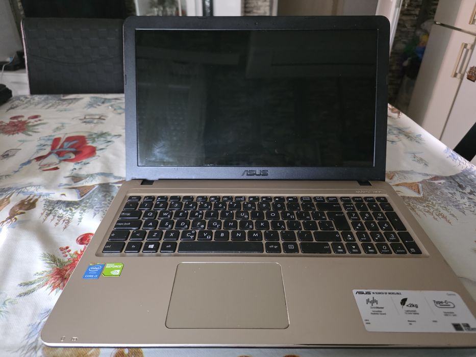 Лаптоп Asus X540L, i3-4005U, GeForce 920MX 2GB, 4GB Ram