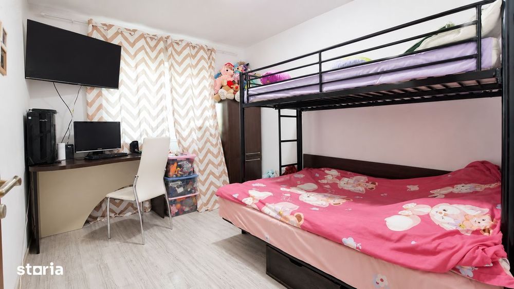 Apartament 3 camere decomandat Nicolina Prima Statie Etaj Intermediar