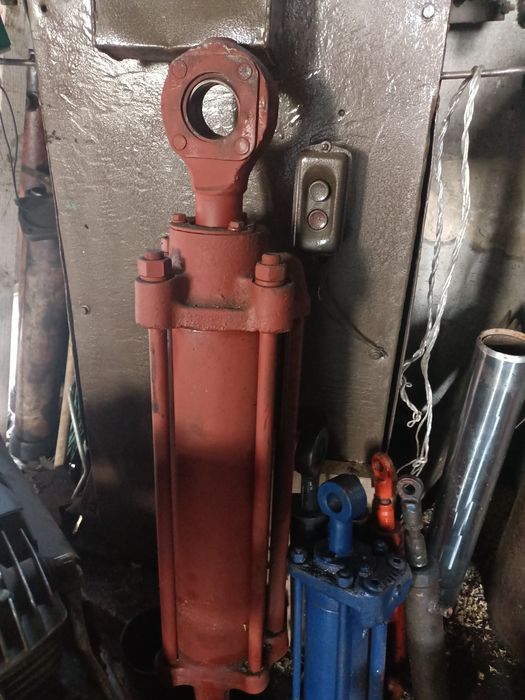 Продам разные цилиндры и птс, поворотные К700