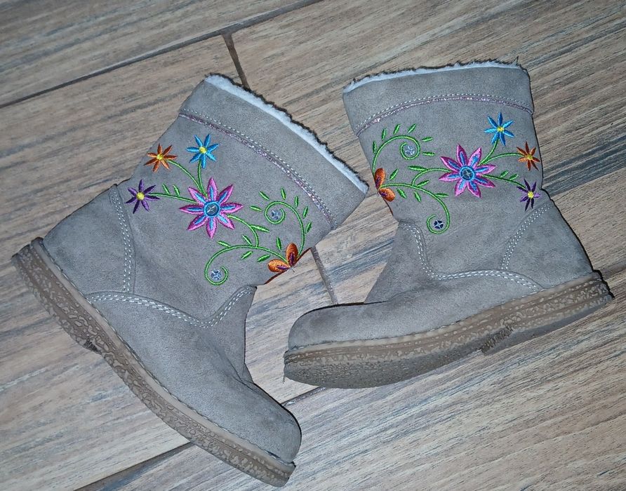 Ghete pt fetita marimea 23