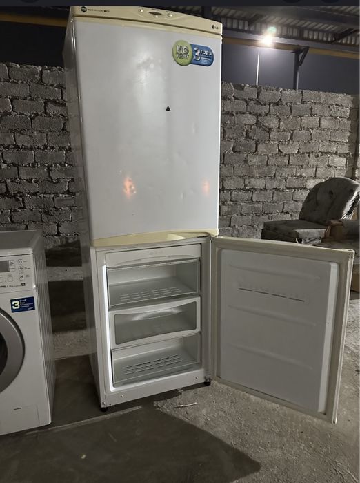 Холодилник Samsung