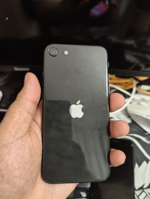 Продам Se 2 2020 жезело 11 iPhone
