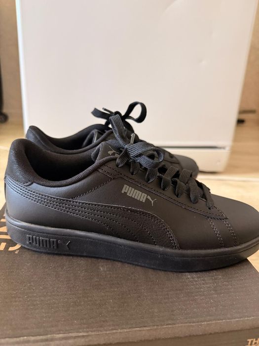 Продам кроссовки