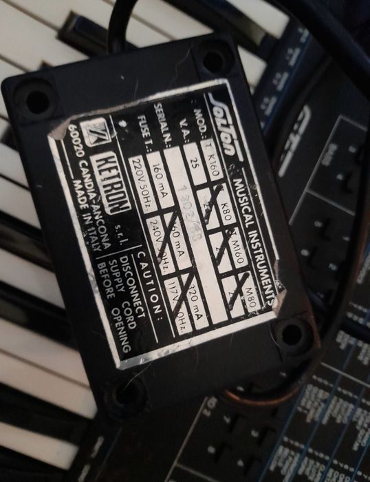 sintetizator  / clapa  Solton TS4K ( DEFECT )