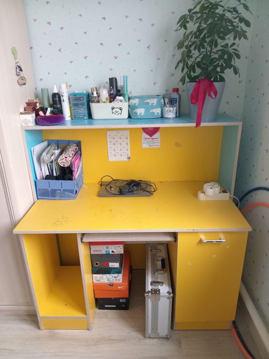 Писменный   стол