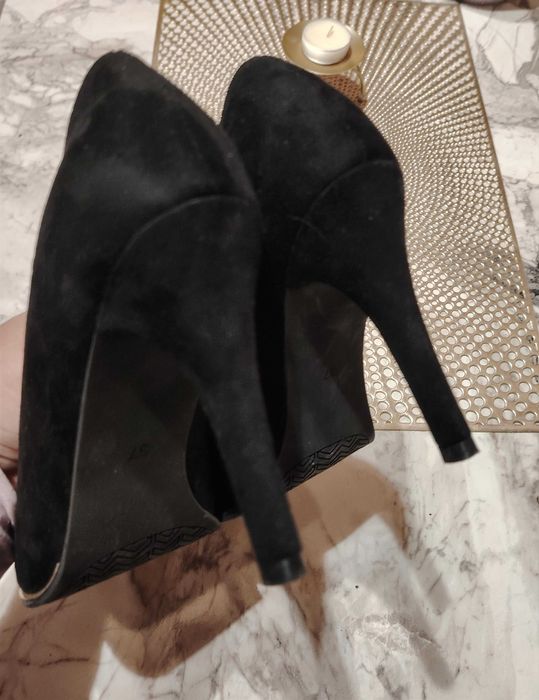 Vând stiletto ca noi/detalii aurii/pret redus