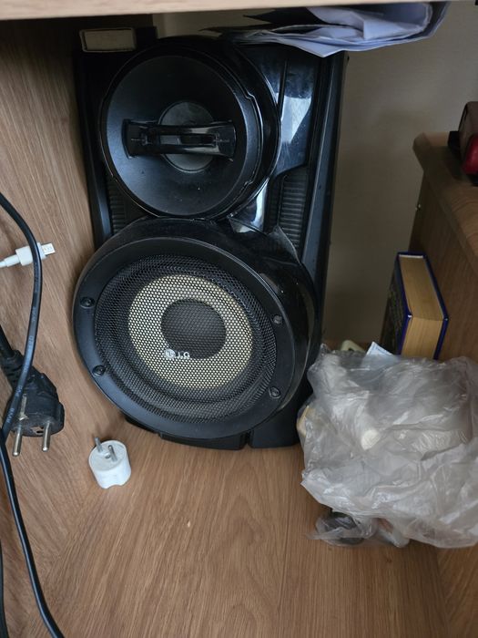 Музыкальный центр б/у