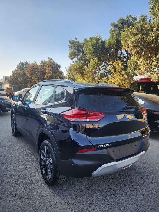 Tracker Premier 2023 Panorama