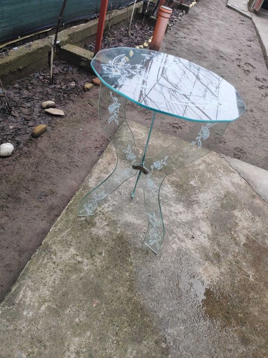 Masa sticla anii 1990