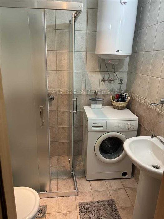 Дава се под наем Двустаен апартамент в Пловдив, Остромила - 52 кв.м за 209.1 € - Снимка #1