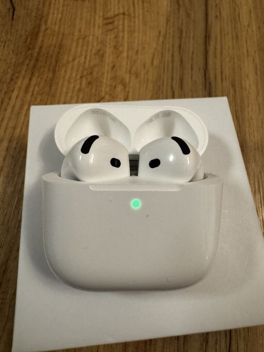 Слушалки Apple Airpods 4