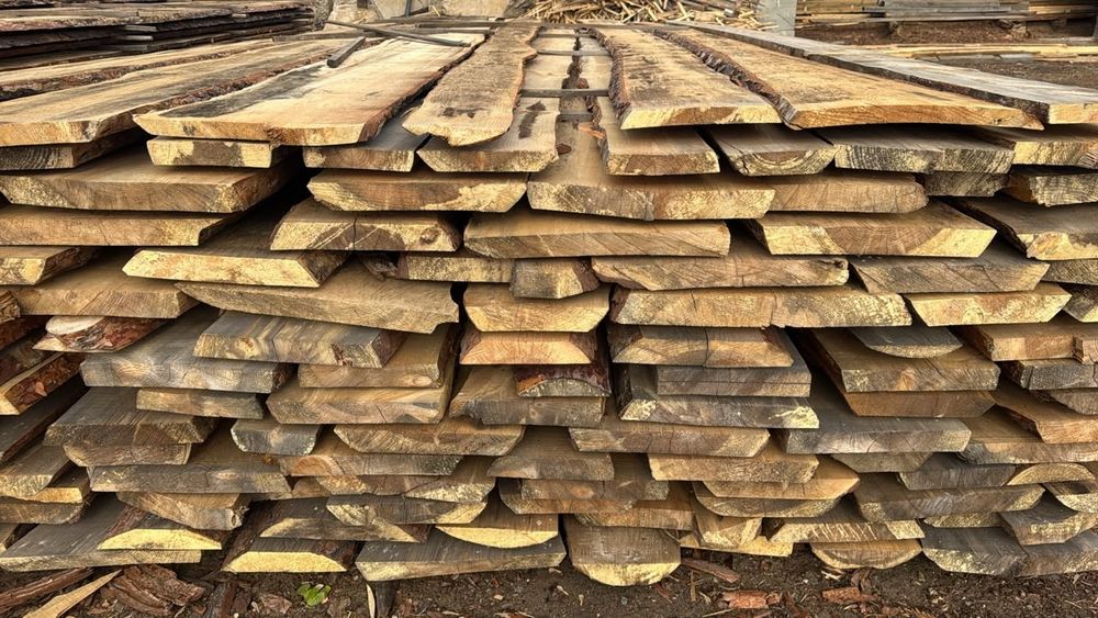 В продаже доска не обрезная 50 ка