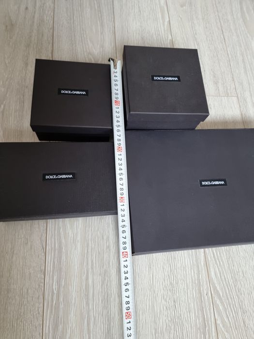 Кутии на  Dolce and Gabanna и Versace  подходяща за опаковка на подаръ