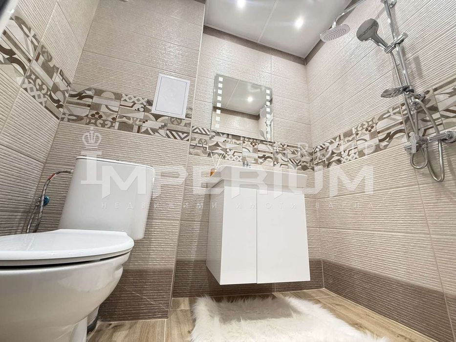 В продажба * Тристаен апартамент *  Изцяло юг * кв. Младост