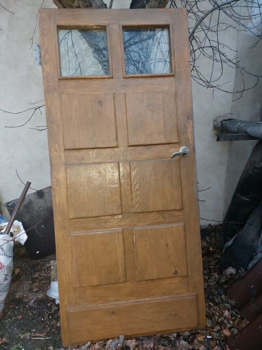 Дверь из массива дуба