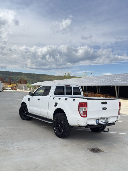 Vand Ford ranger in 2 usi