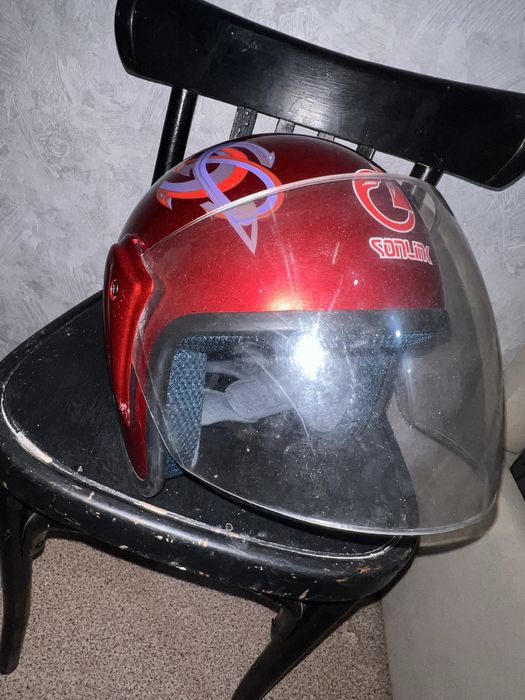 Продается Шлем для скутера