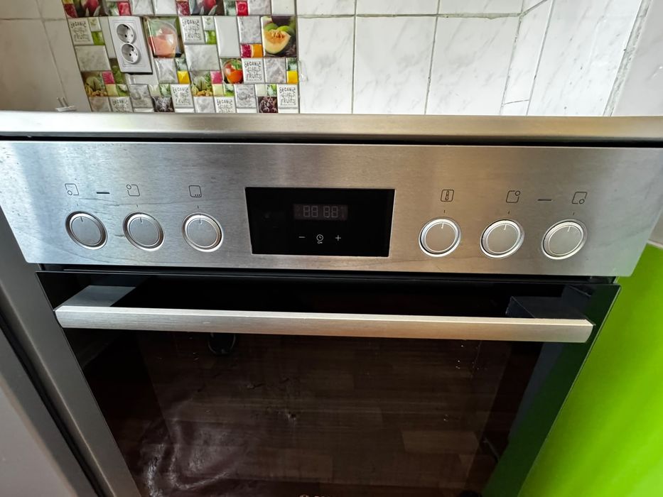 Продам эл печь в отличном состояний