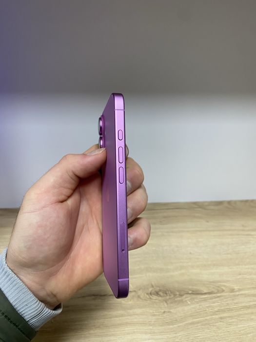 iPhone 16 Roz impecabil