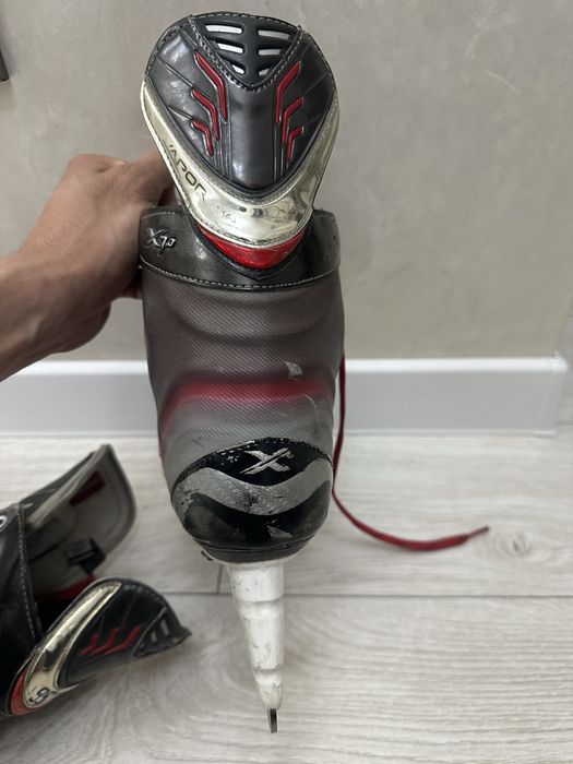 Хоккейные коньки