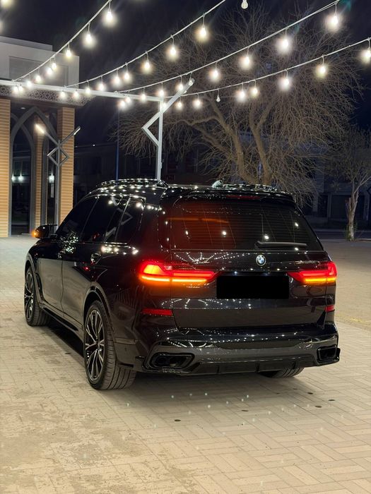 BMW X7 drive 50 I 4.4 tiwin turbo Full Pozitsya