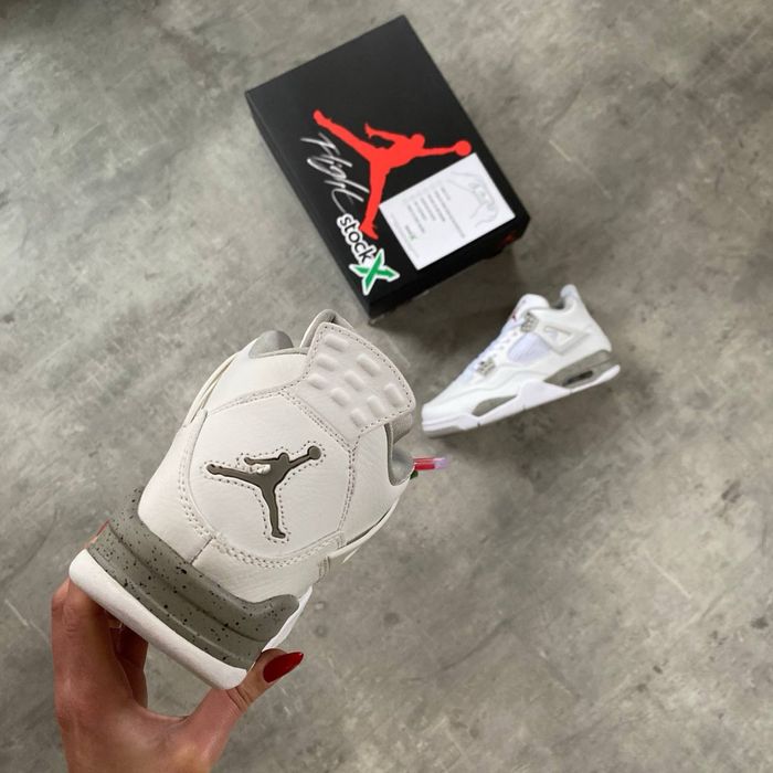 Air Jordan 4 Retro “Oreo”