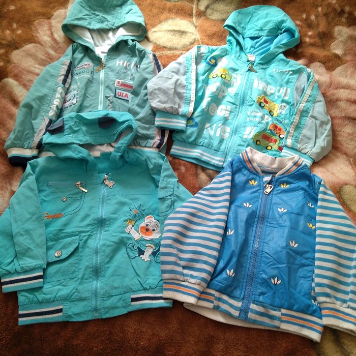 Продам курточки, костюмы