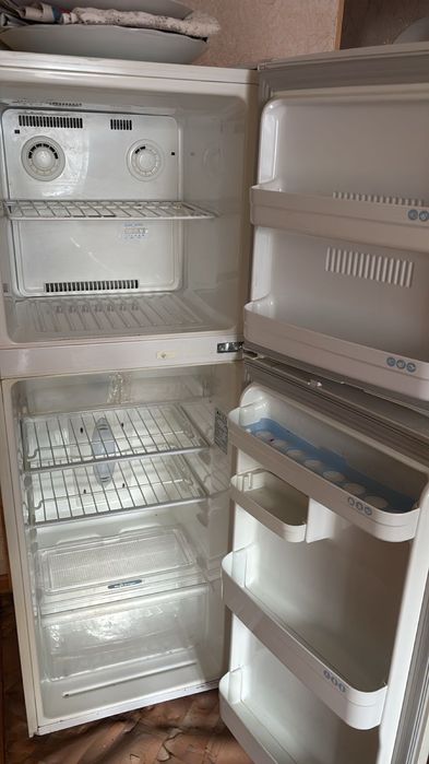 Продам холодильники