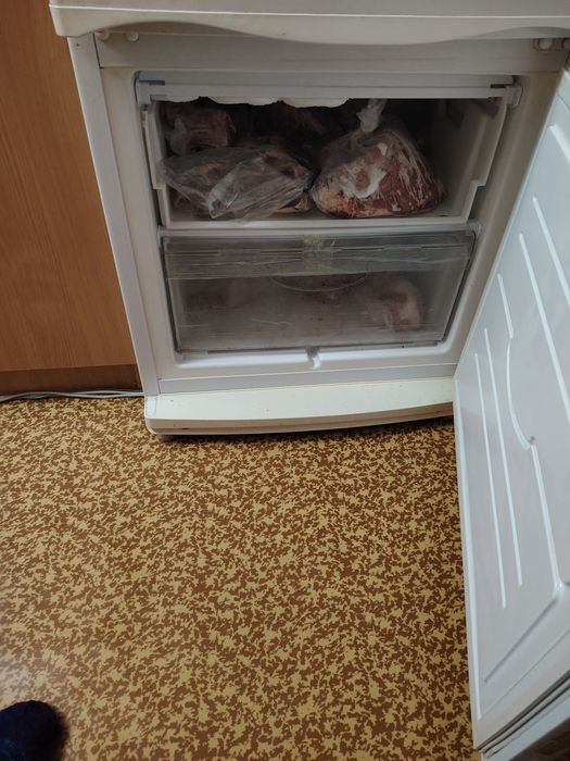 Продам холодильник