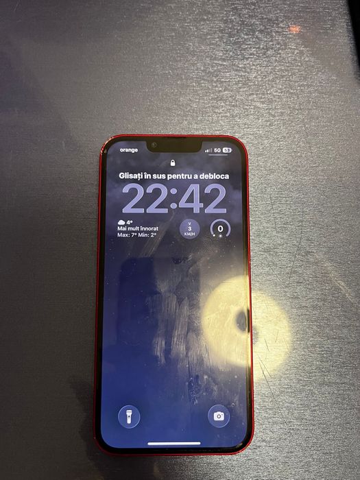 Iphone 13 red