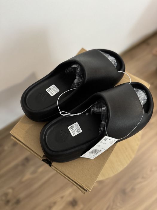 Papuci Adidas Yezzy Slide