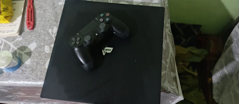 Пс 4 про  холатига Гап ёк