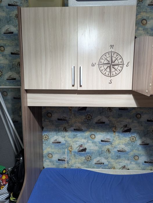 Двухъярусная кровать