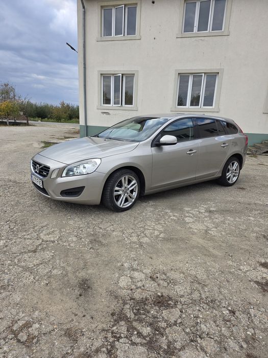 De vanzare Volvo V60