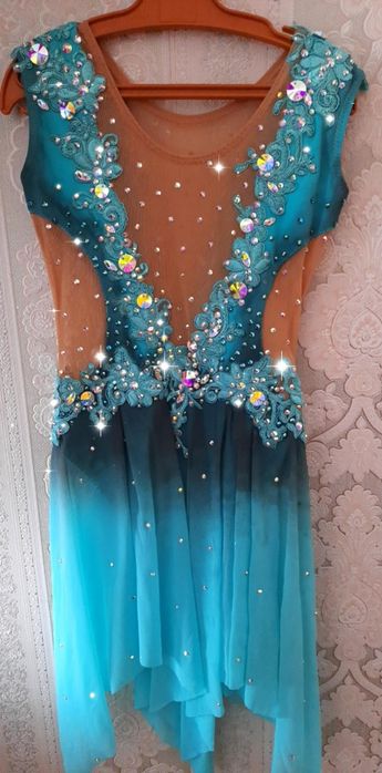 Шикарное платье для выступлений