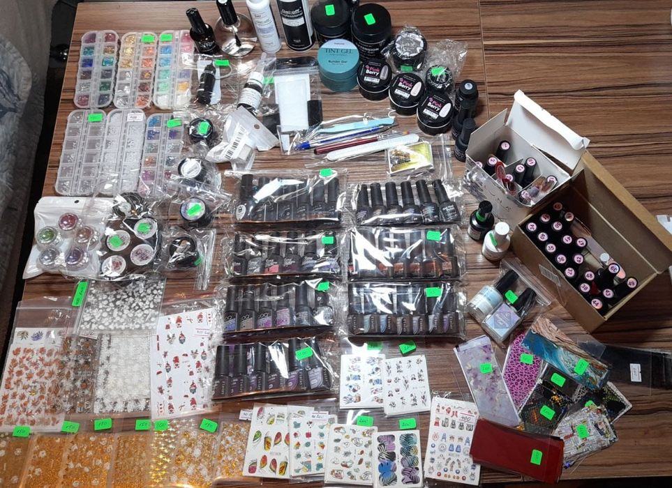 Товары для мастера маникюра