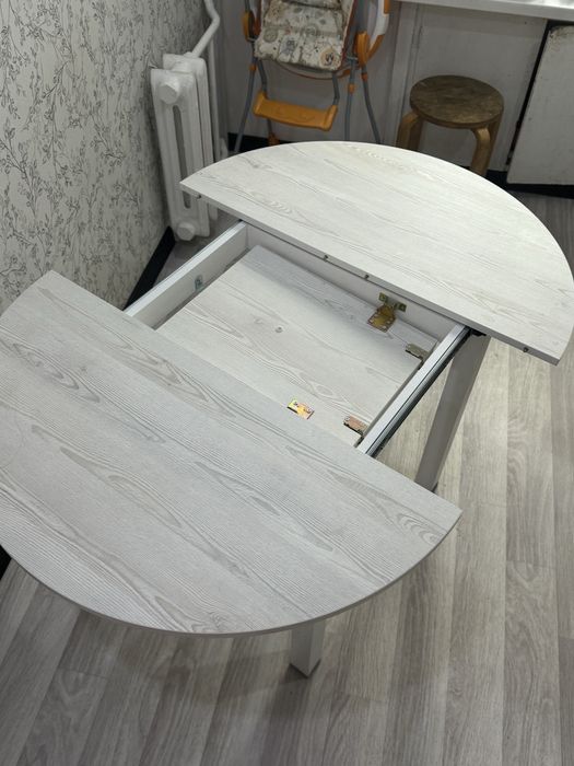 Продам стол недорого 25.000 тг