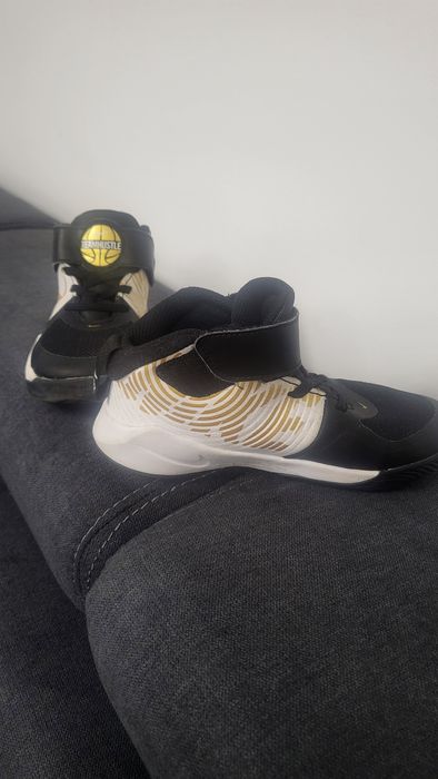 NIKE Team Hustle marimea 29